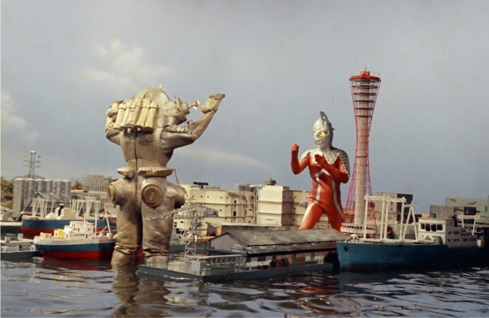 ウルトラQ ウルトラマン ウルトラセブン立体コラージュポスタ　B2サイズ 随時更新】ウルトラマン、神戸ポートタワーに降臨。シリーズ60周年